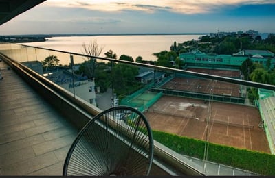 Аренда шикарных 2-комнатных апартаментов с террасой, 75 м², Констанца, Румыния